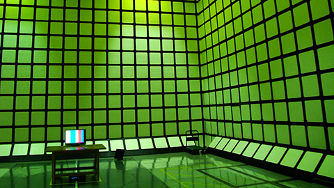 「EIZO」世界ブランドの液晶モニタを尋ねて その３